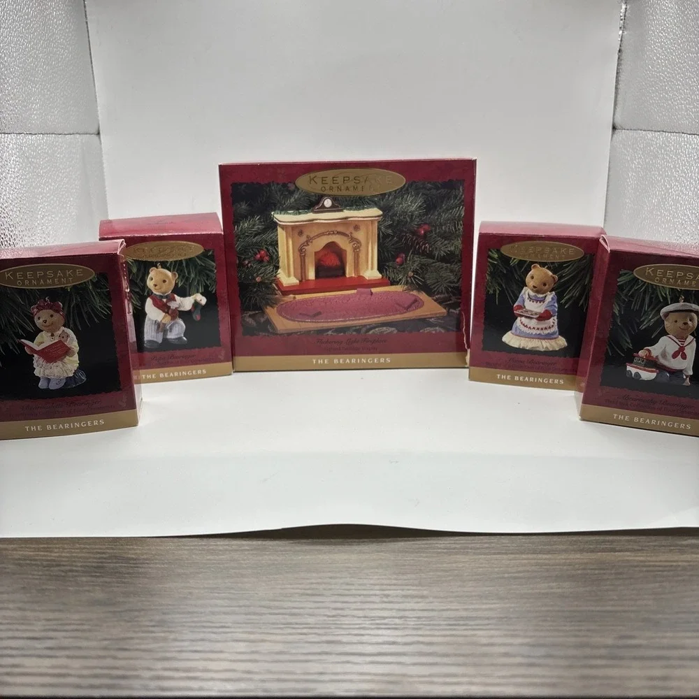 Hallmark Keepsake Ornaments The Bearingers Of Victoria Circle‎ 5 Pc Set 1993 Box